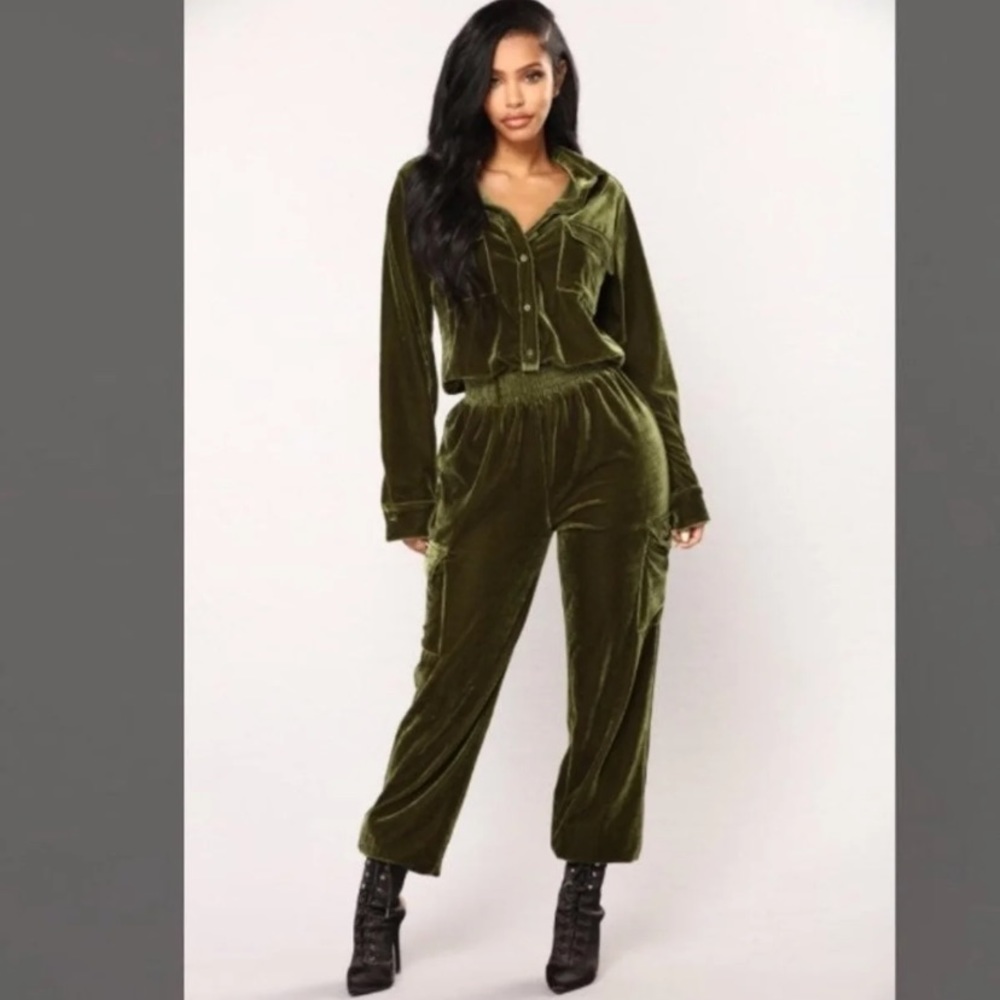 Velvet olive green jumpsuit w/ pockets